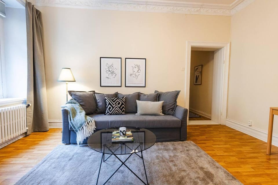 Urban Retreat in Vasastan Avenyn, Parks & Coffee Apartment in Gothenburg