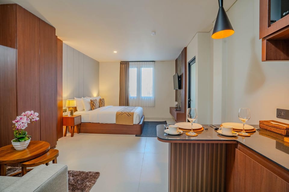 Bed, TV and multimedia, Kitchen or kitchenette, Bedroom