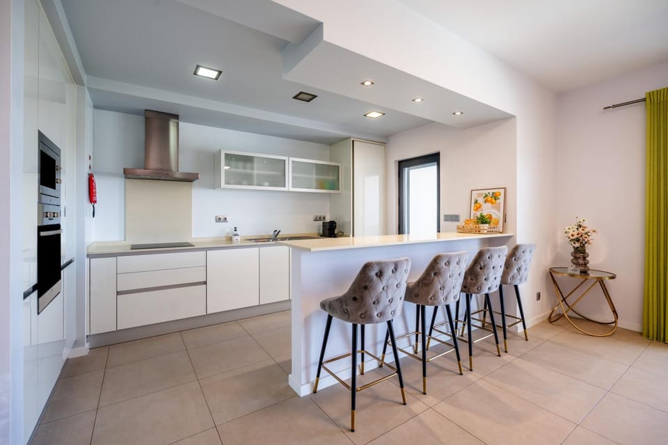 Kitchen or kitchenette, Dining area, dishwasher, oven, stove