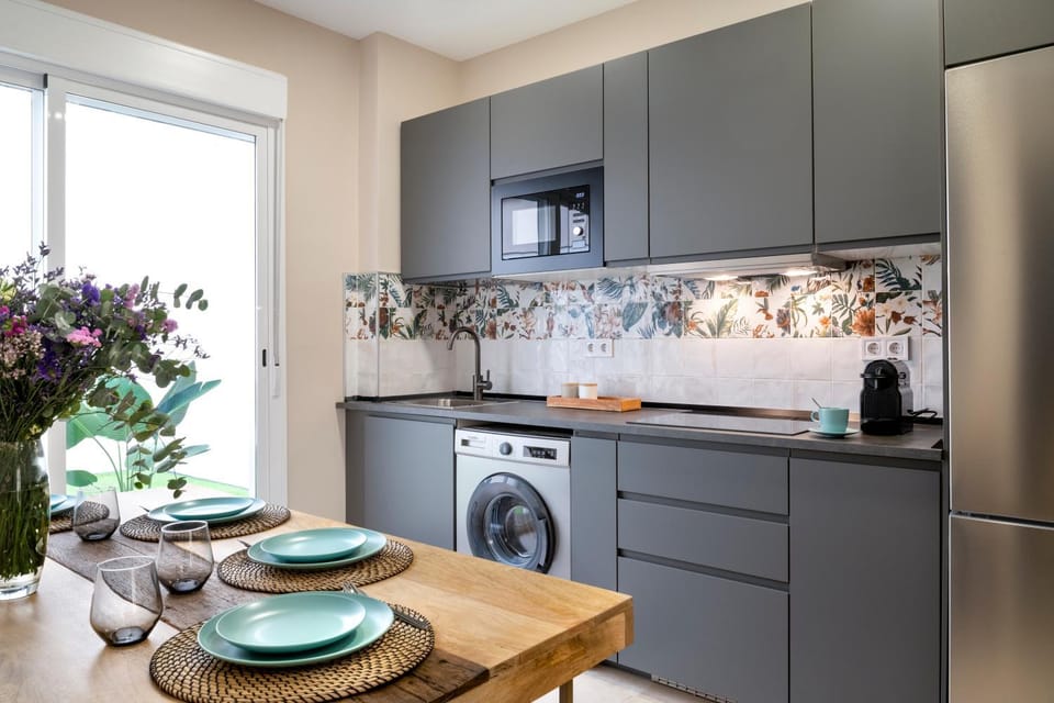 Dining area, kitchen