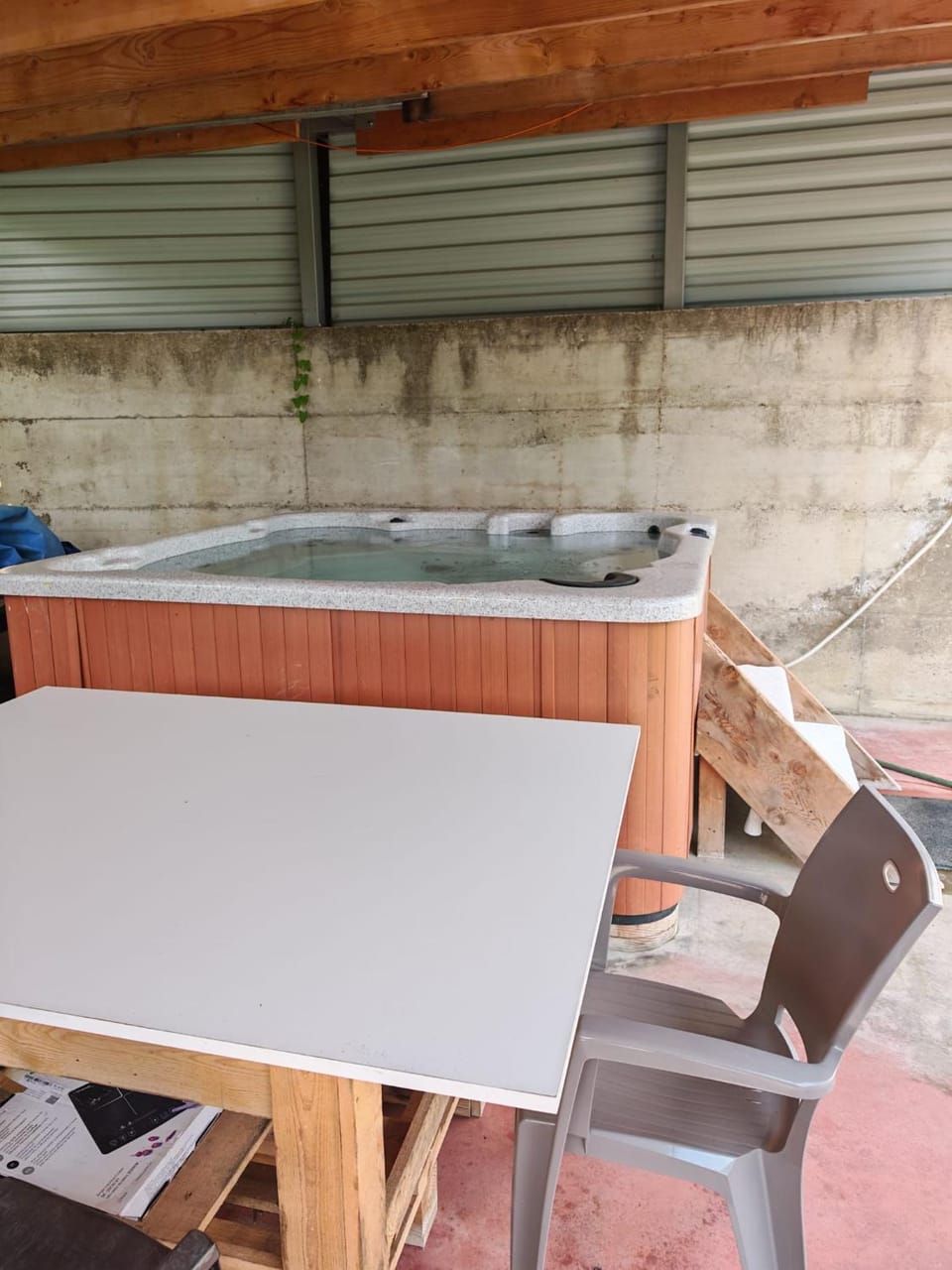Swimming pool