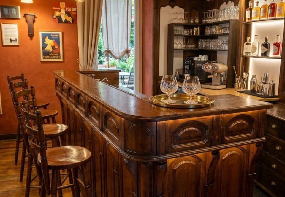 Lounge or bar, Drinks