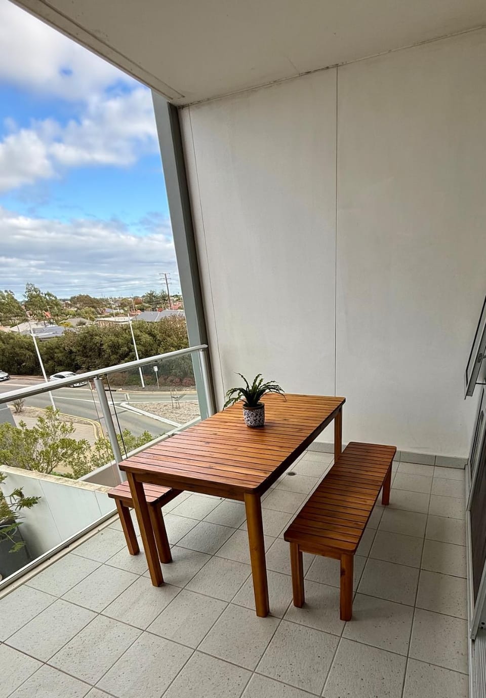 Comfort of Home Pool Gym Sauna Secure Parking Apartment in Adelaide