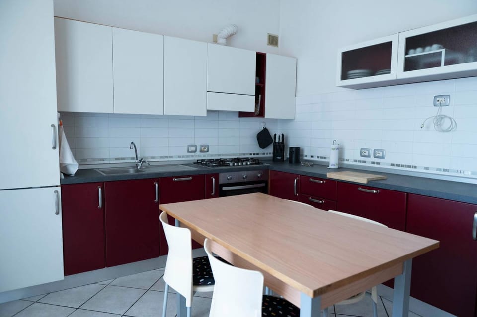 Kitchen or kitchenette, Dining area, dishwasher, stove