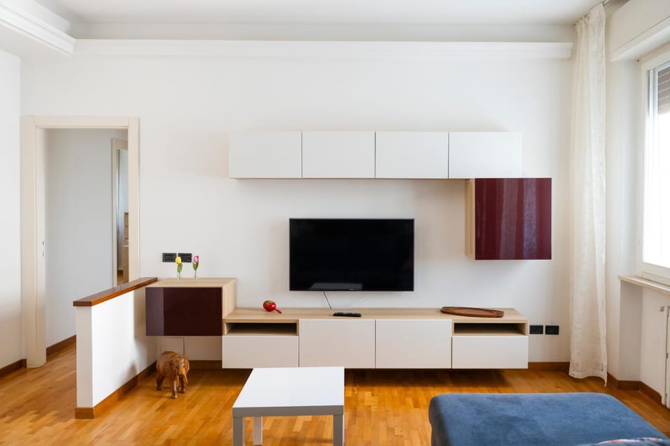Communal lounge/ TV room, TV and multimedia, Living room