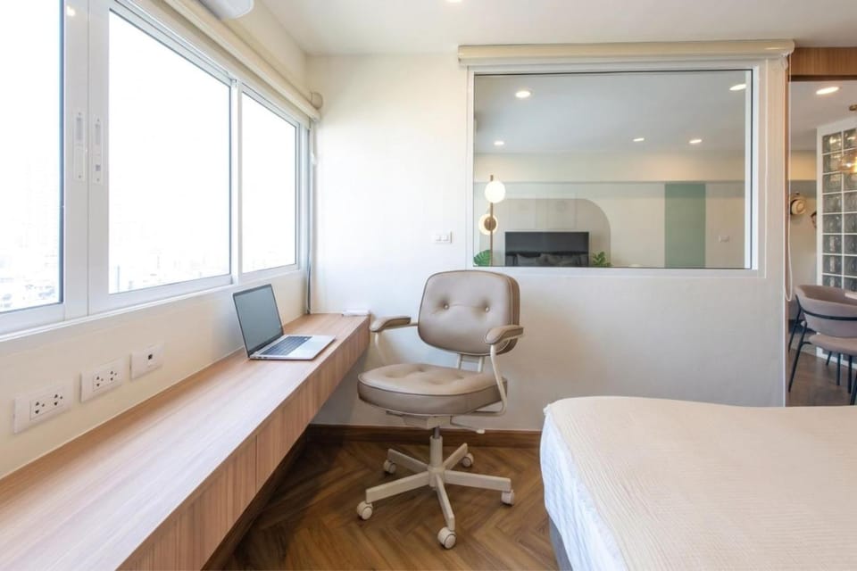 49sqm 1BR in Thonglor, pool and workspace Apartment in Bangkok