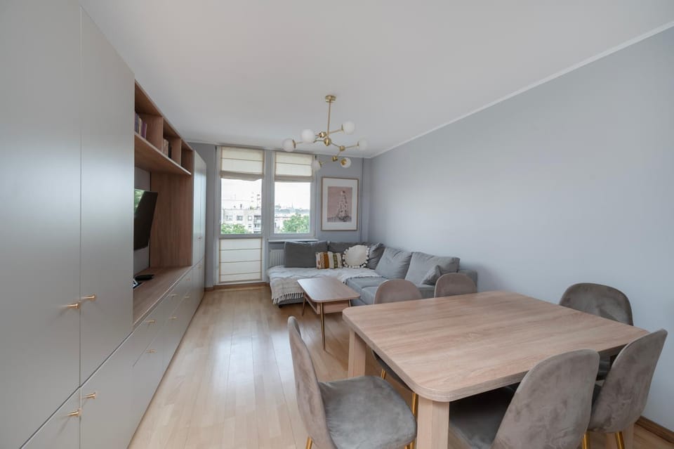 Communal lounge/ TV room, TV and multimedia, Living room, Seating area, Dining area, Evening entertainment