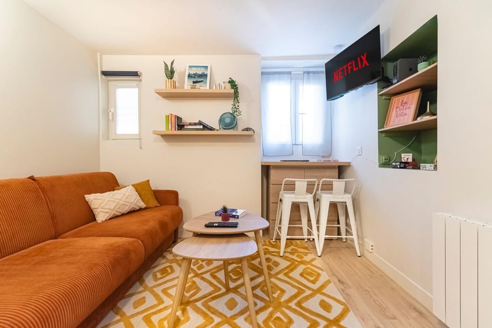 Communal lounge/ TV room, TV and multimedia, Living room, Seating area