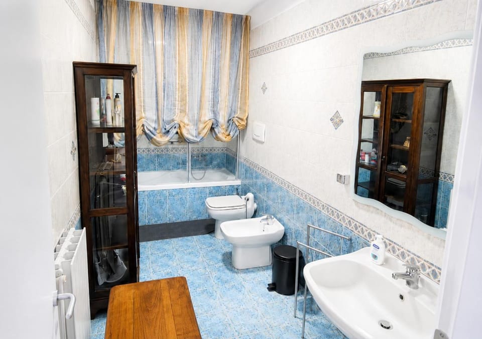 Bathroom, Bath, bidet