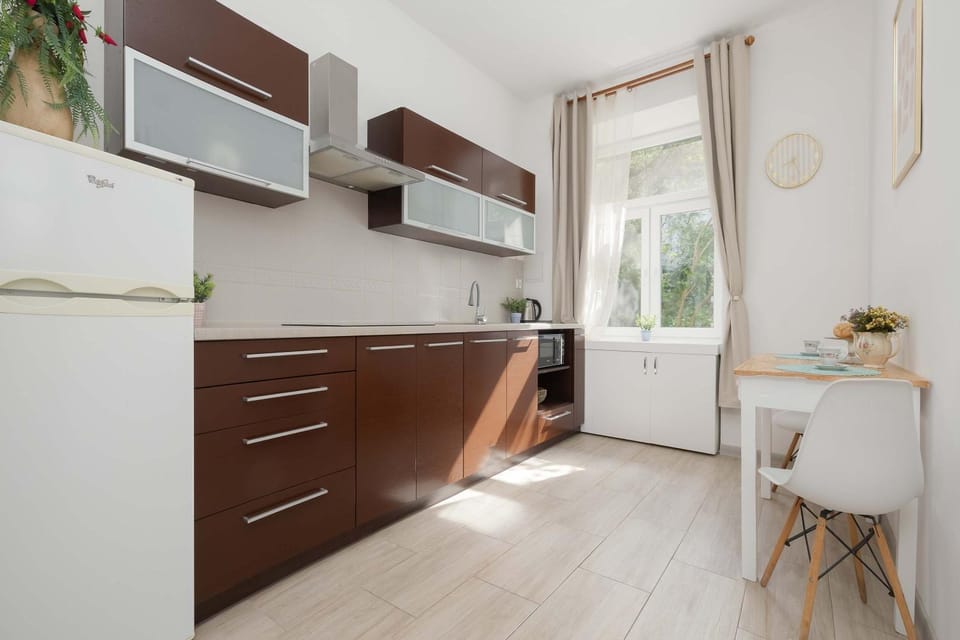 Kitchen or kitchenette, Dining area, oven, pet friendly, stove