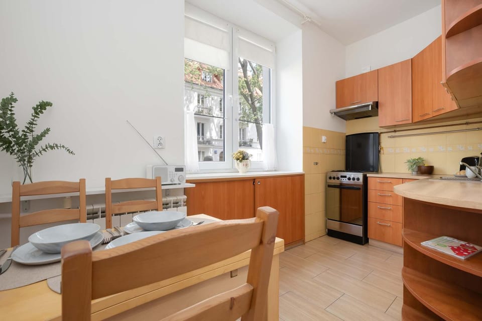 Kitchen or kitchenette, oven, stove
