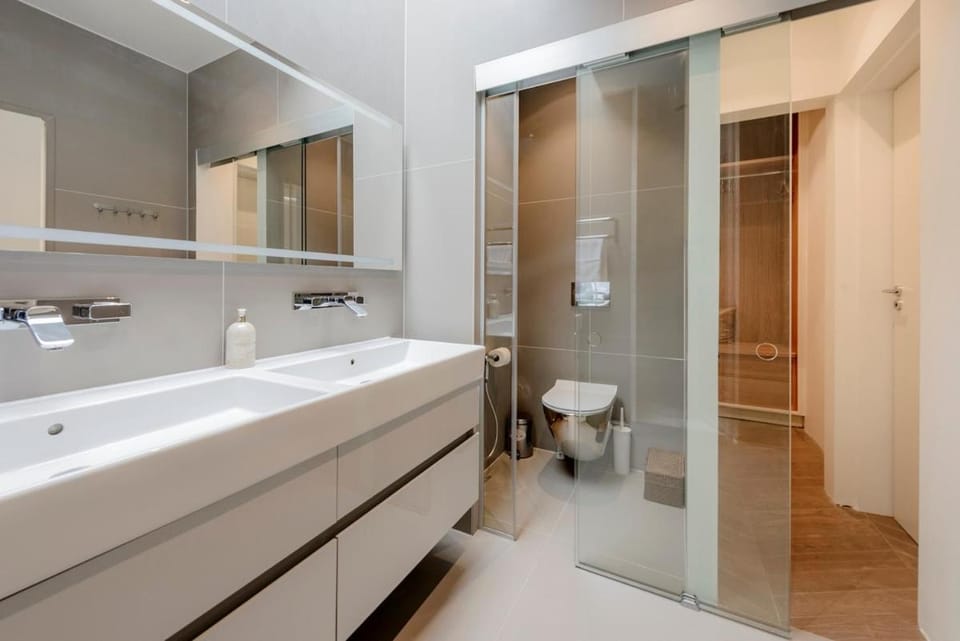 The Glass Mews 4-Storey Luxury Oasis in Bayswater Villa in City of Westminster