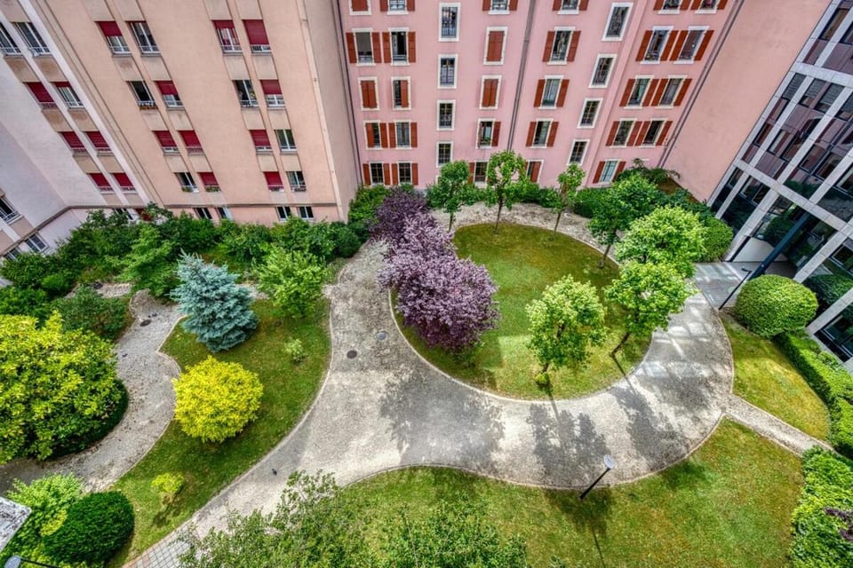 Large Terrace, 2-Bedroom Apartment in Geneva Apartment in Geneva
