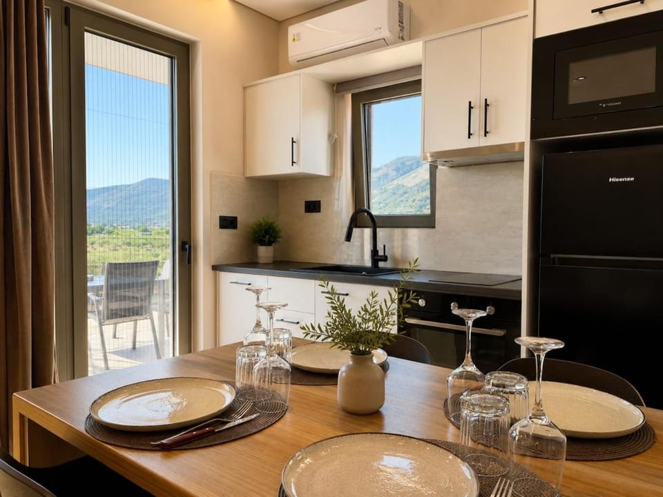 Aimilio's Place - Peaceful 2-Bedroom Apartment Apartment in Alikanas