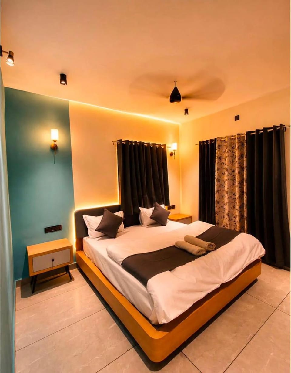 Photo of the whole room, Bedroom