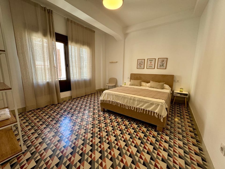 Bed, Living room, Photo of the whole room, Bedroom