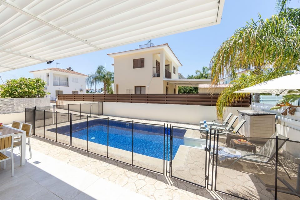 Villa Chrystalla House in Paralimni