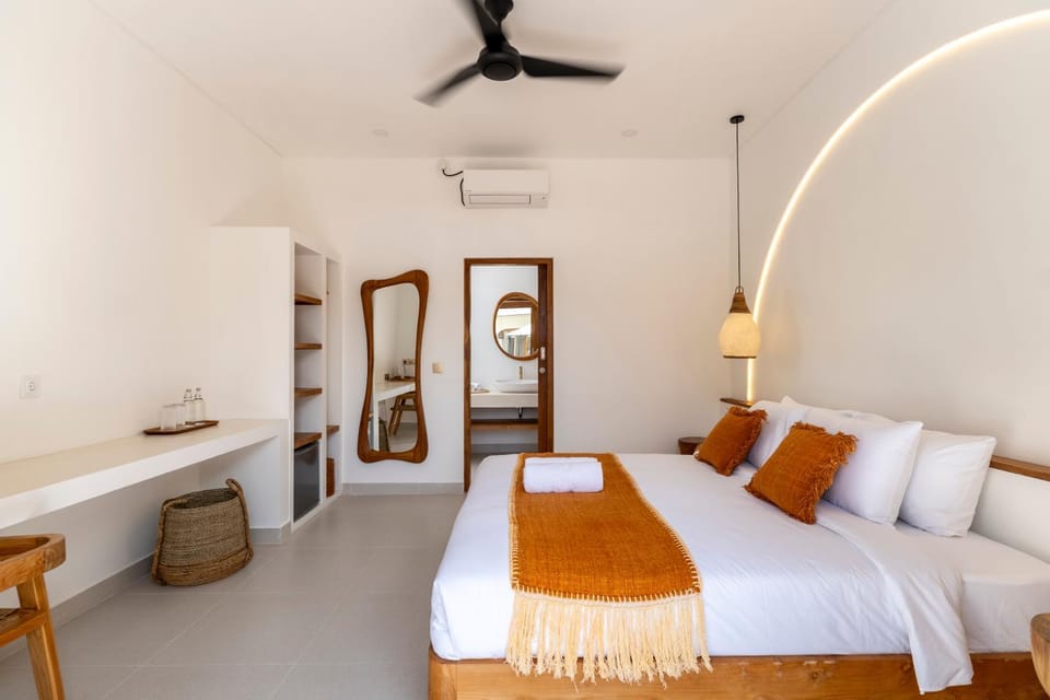 Bed, Photo of the whole room, Bedroom, wardrobe, air conditioner