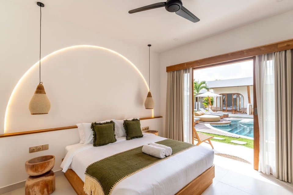 Photo of the whole room, Bedroom, Pool view, towels