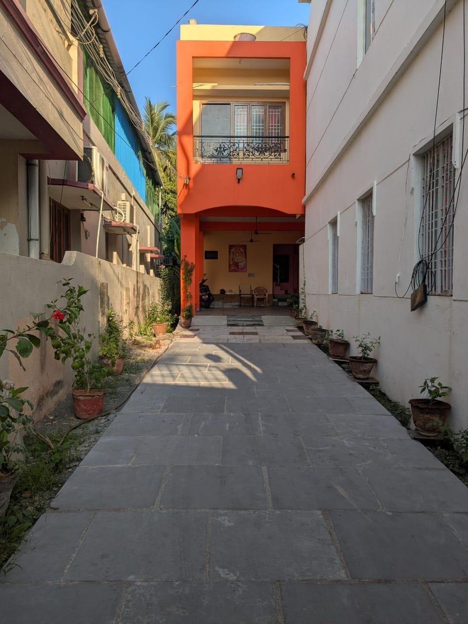 Facade/entrance