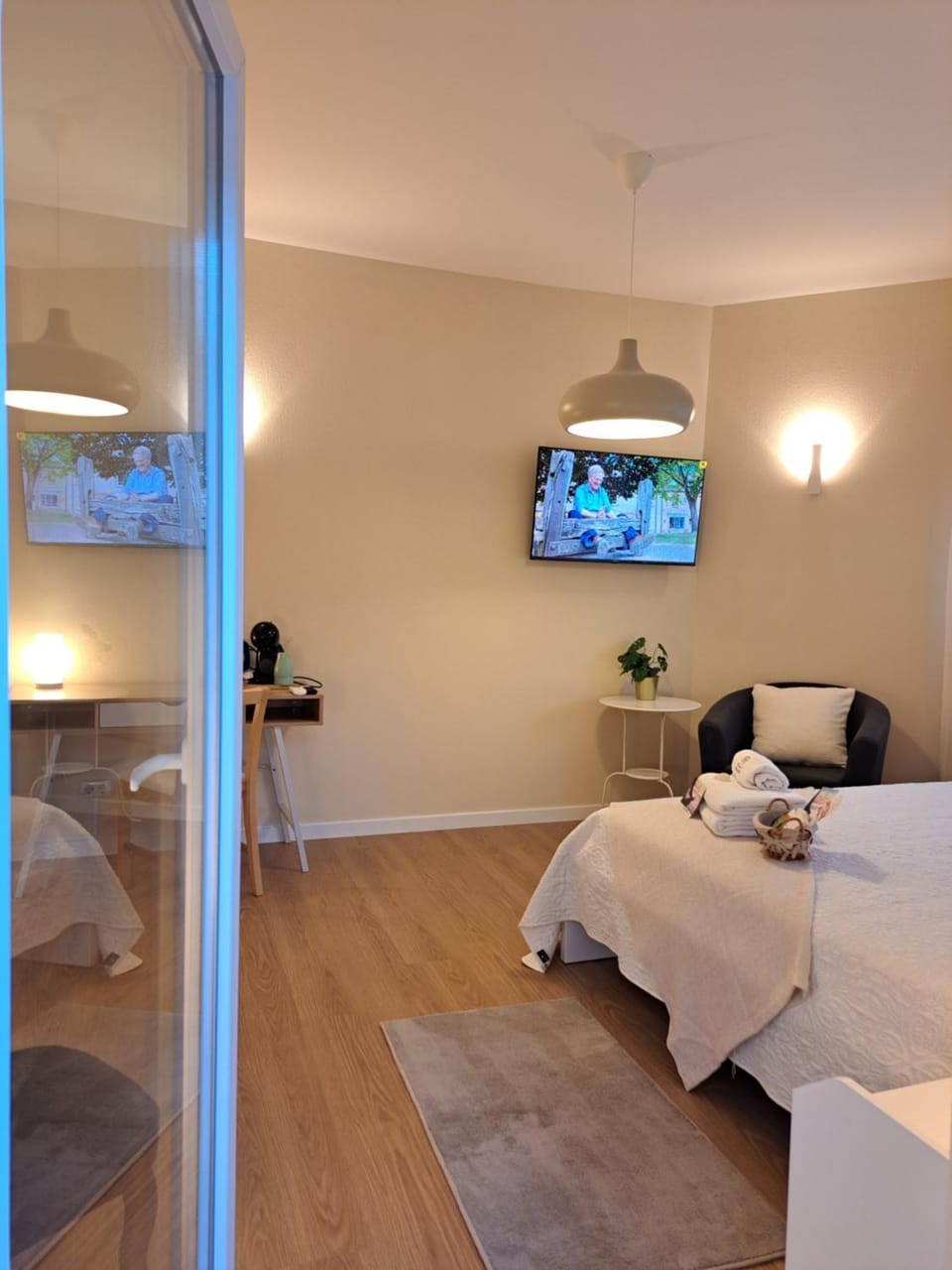 Living room, Bedroom