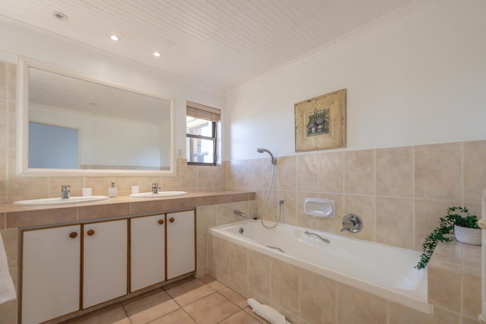 Bathroom, Bath