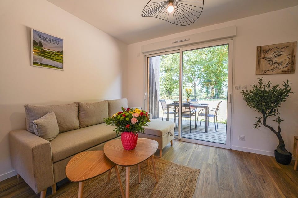 Cottage 51 - Golf et piscine - 2 personnes House in Pays de la Loire