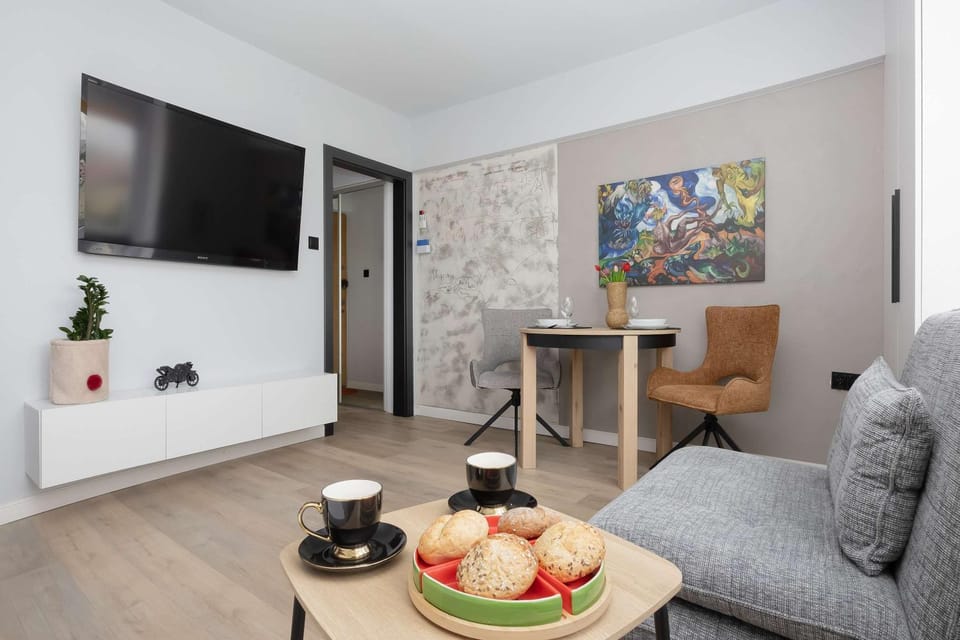 TV and multimedia, Seating area