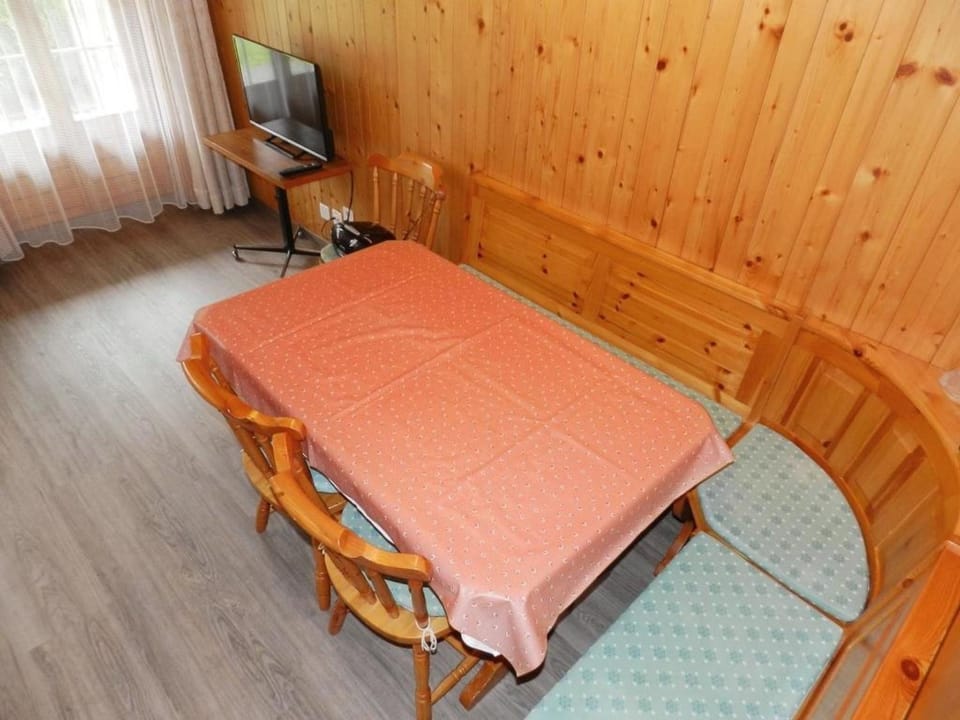 Apartment Résidence Sonnegg - Vuilleumier Appartement-Fewo- Dusche oder Bad- WC by Interhome Apartment in Saanen
