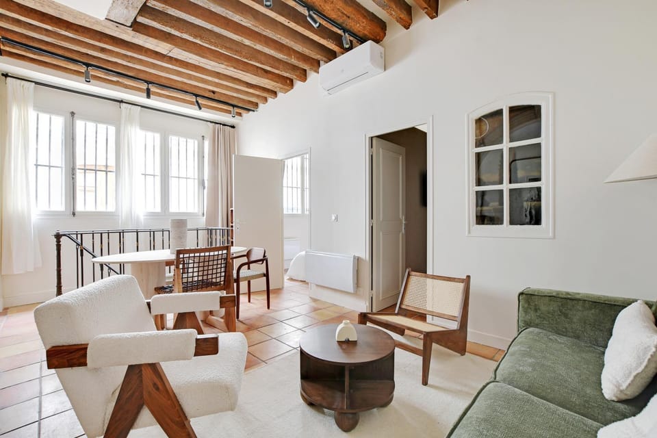 Flat in Saint-Germain-des-Prés with Jacuzzi and AC Apartment in Paris