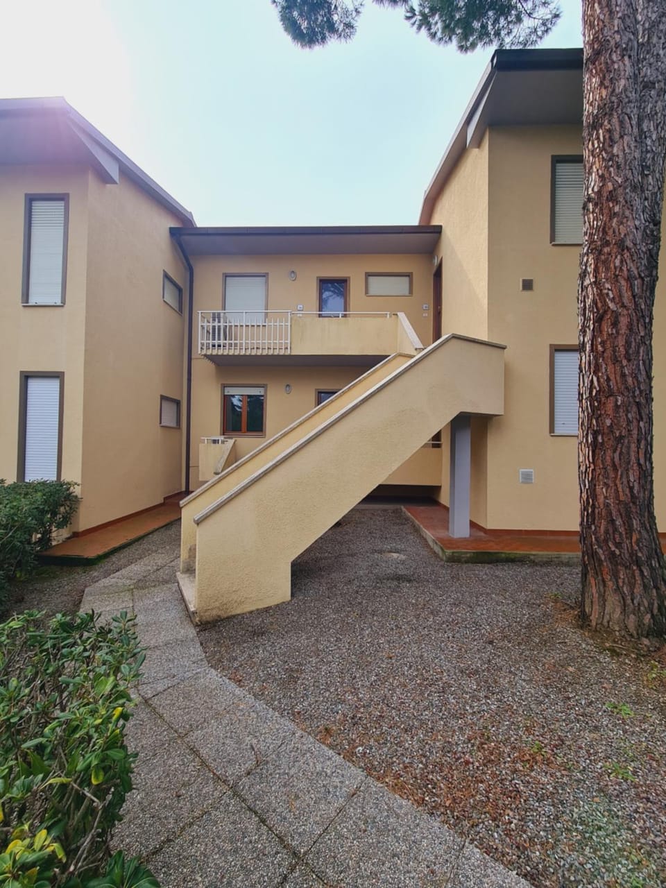 Property building, Facade/entrance, Spring, Day, Night, Winter, Summer, Autumn, On site, Seasons, Time of day, Location, Sunrise, Sunset, Inner courtyard view, internet, air conditioner