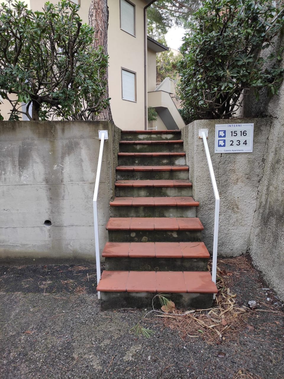 Property building, Facade/entrance, acessibility