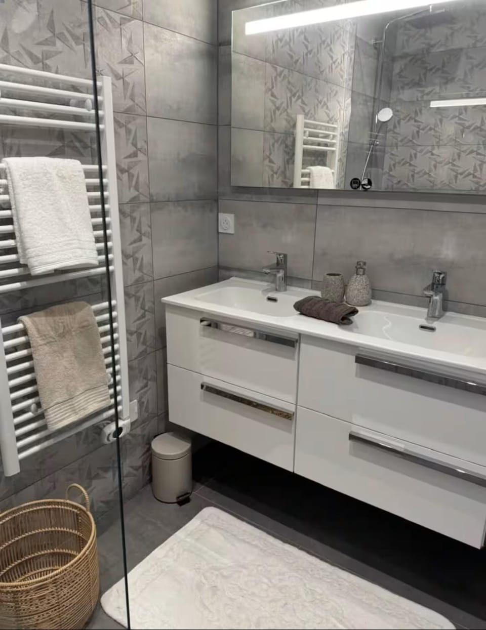 Appartement neuf dans une résidence calme Apartment in Évian-les-Bains