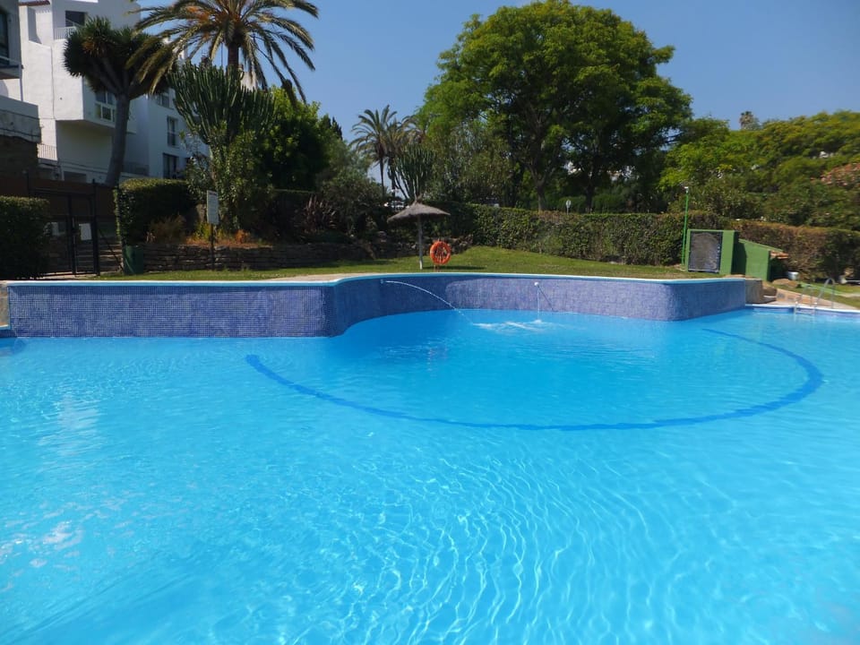 Garden, Swimming pool