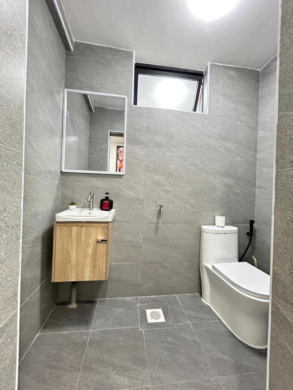 The comfort executive loft three bedroom apartment with amazing breathtaking city views , swimming pool ,gym ,private ample parking space with designated child playground area Apartment in Nairobi County