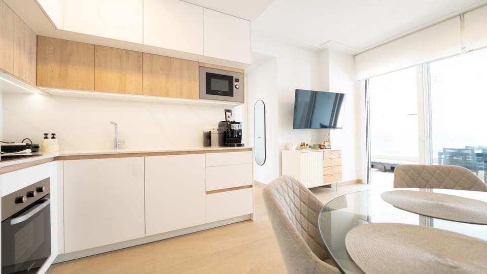 TV and multimedia, Living room, dishwasher, oven, stove, toaster, kitchen