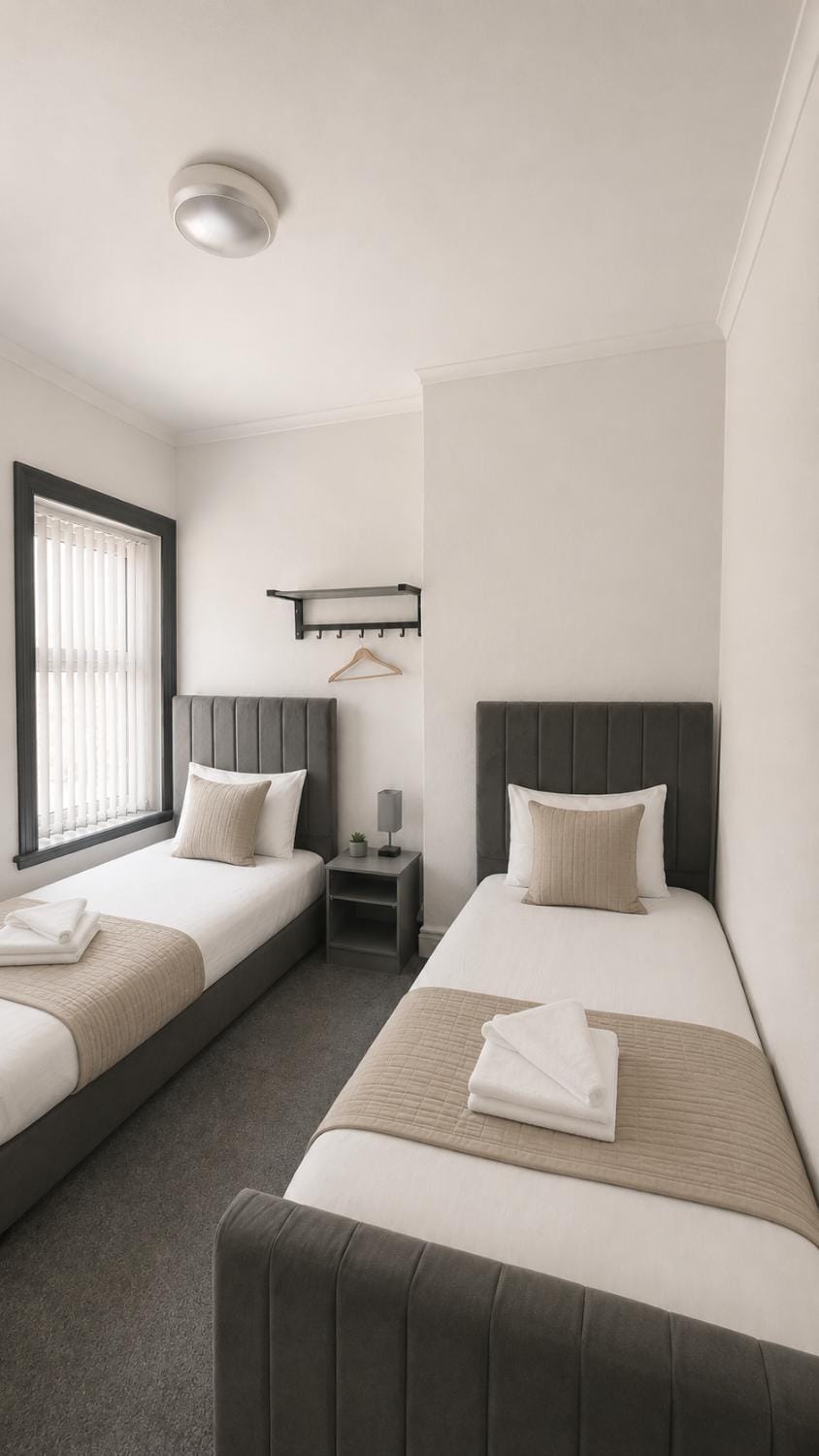 Bed, Photo of the whole room, Bedroom, towels