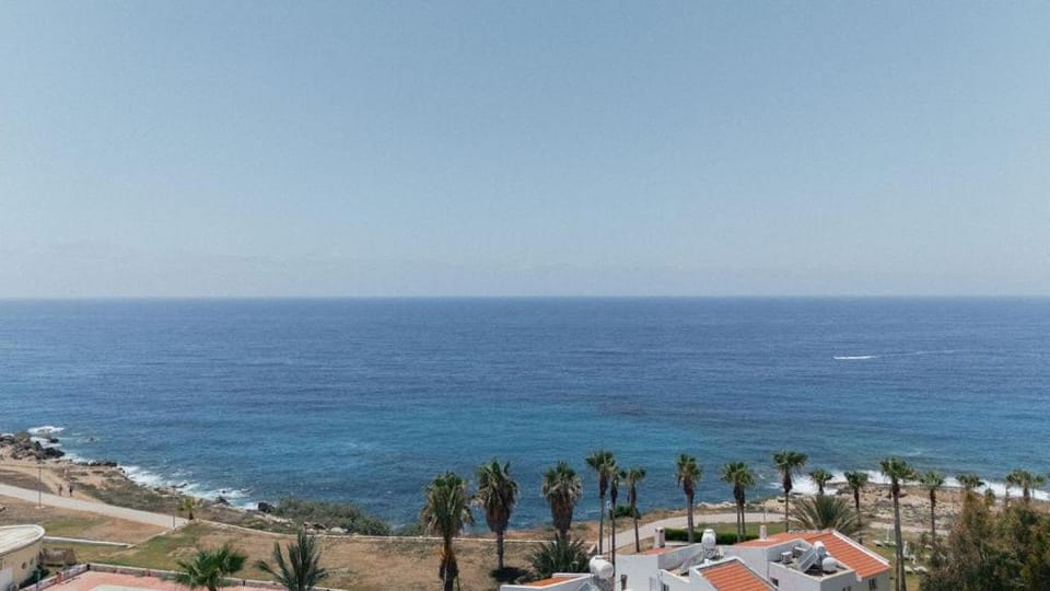 Chlorakas Coastal Home 3 Bed, Steps to the Sea House in Paphos District