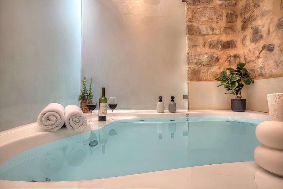 Hot Tub, Bath