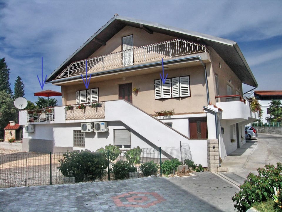 Property building, Facade/entrance
