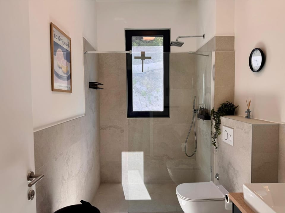 Jedro i Sidro Luxury Seafront Apartment with Panoramic Sea View Apartment in Split-Dalmatia County