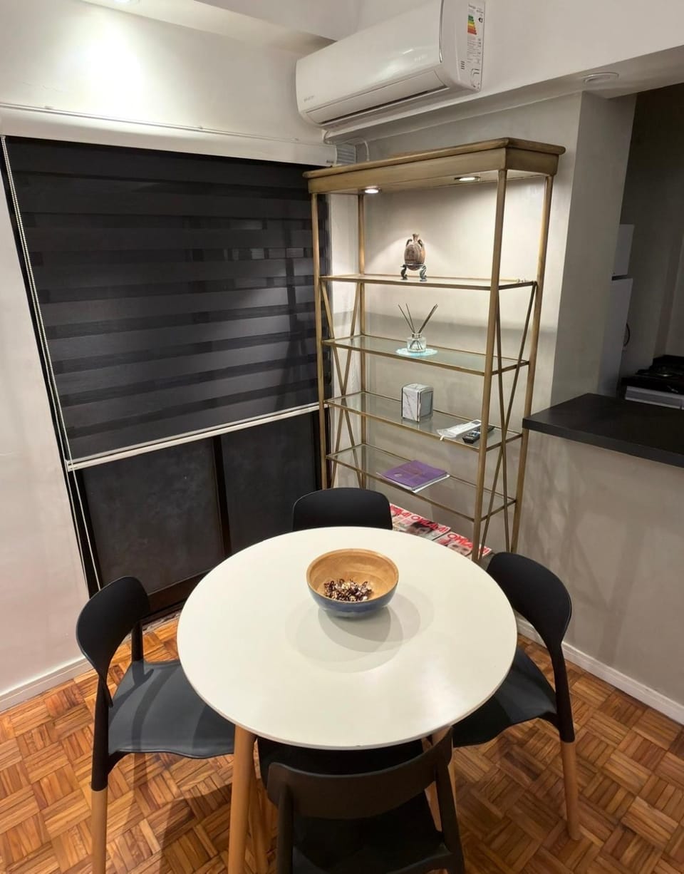 Dpto Practico y céntrico en Barrio Norte Recoleta Apartment in Buenos Aires