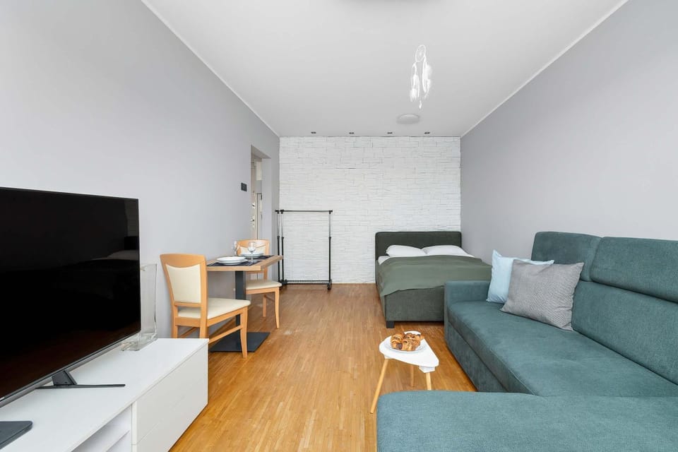 TV and multimedia, Living room, Seating area, Dining area, Evening entertainment