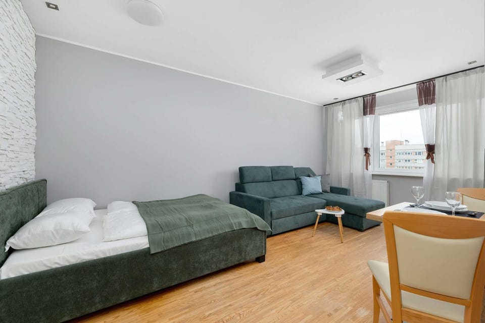Bed, TV and multimedia, Living room, Photo of the whole room, Seating area