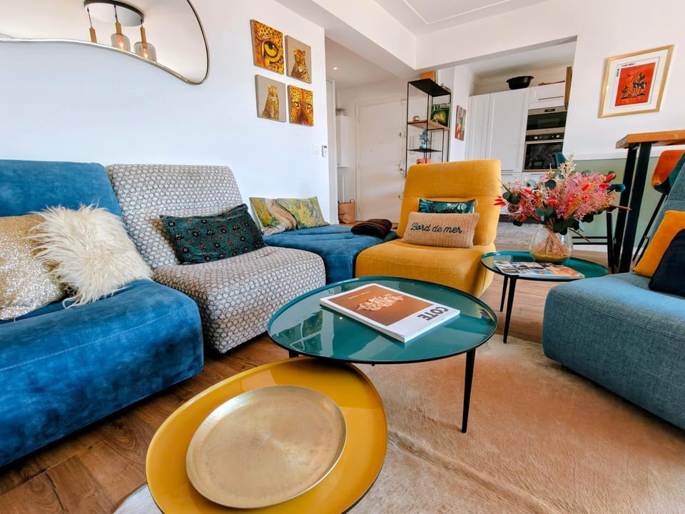 Living room, Seating area