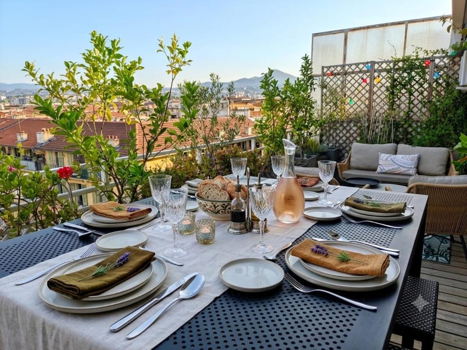 Patio, Dining area