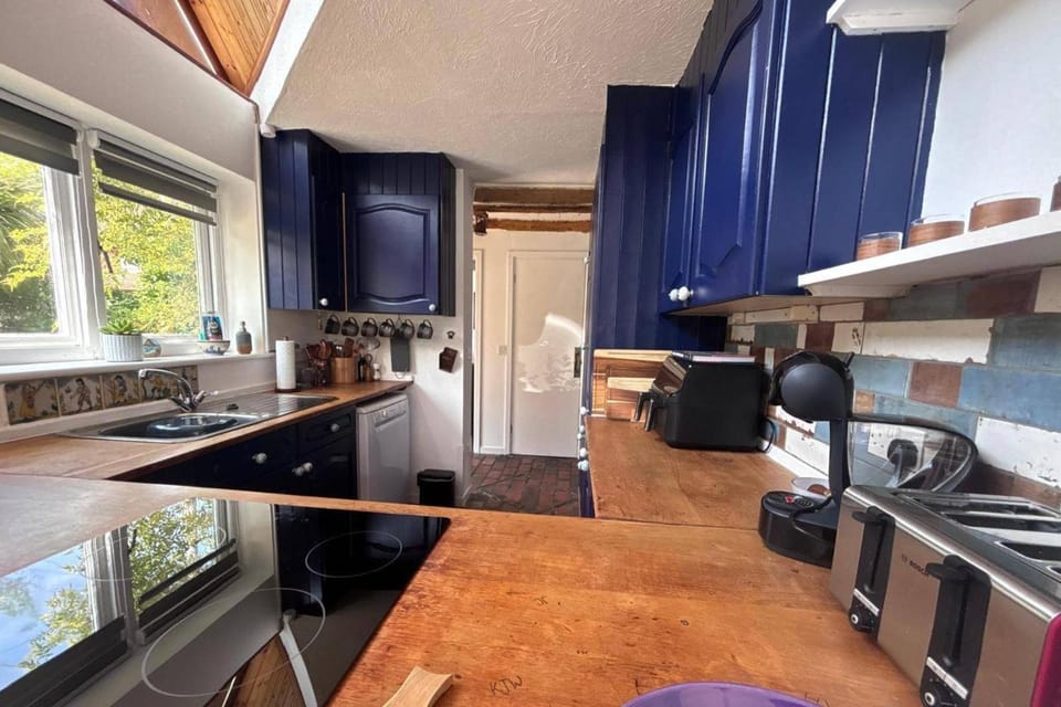 Sleeps 5 with in picturesque Chiddingly Apartment in Wealden District