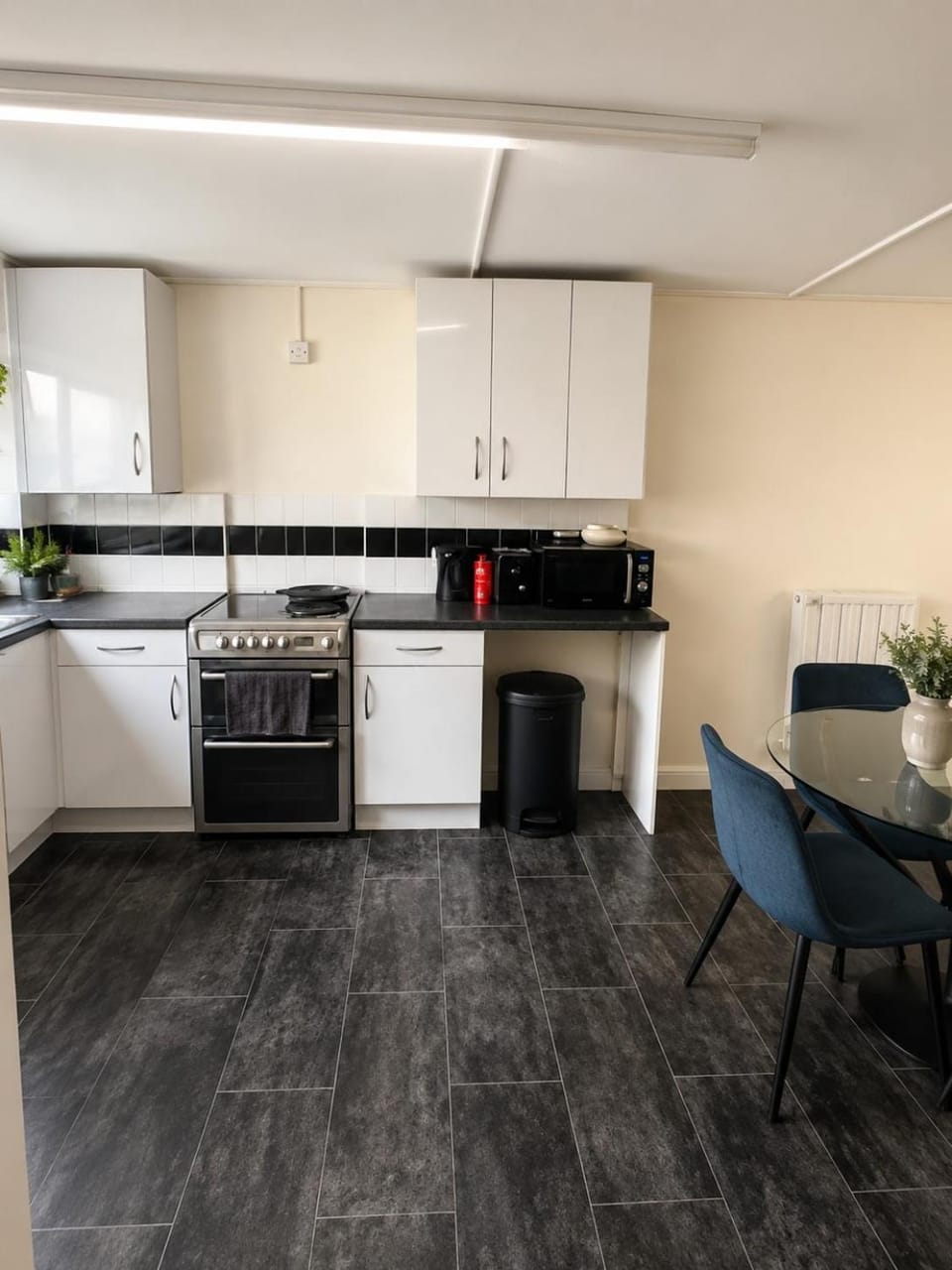 7-Bed 2-Bath London House near Liverpool Street - Free Parking by Rockman Residences House in London Borough of Hackney