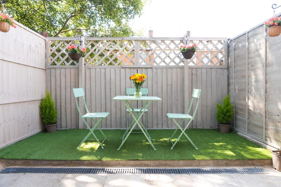 Patio, Day, Garden, Garden view