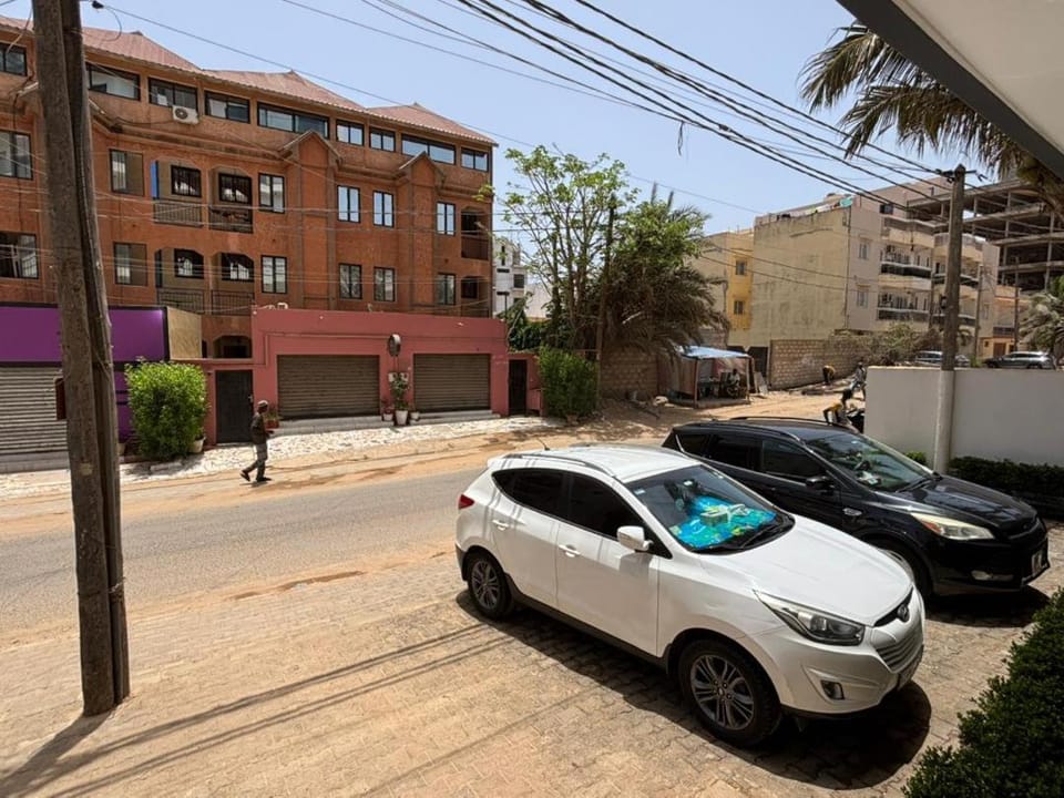 Chaleureux appartement de type F4 Apartment in Dakar
